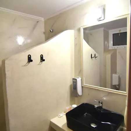 Отель Iridanos 3*
