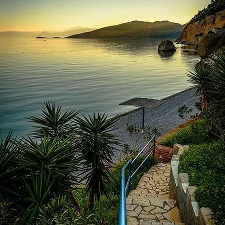 Iridanos Hotel