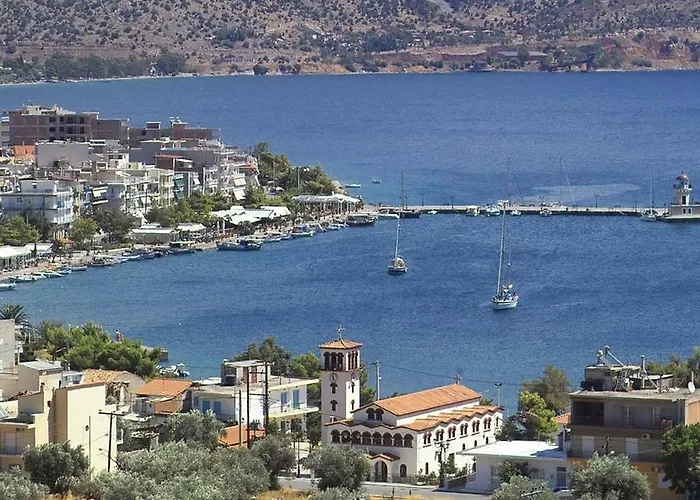 伊利达诺斯酒店 3* 安迪基拉