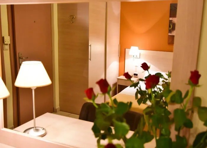 伊利达诺斯酒店 3* 安迪基拉